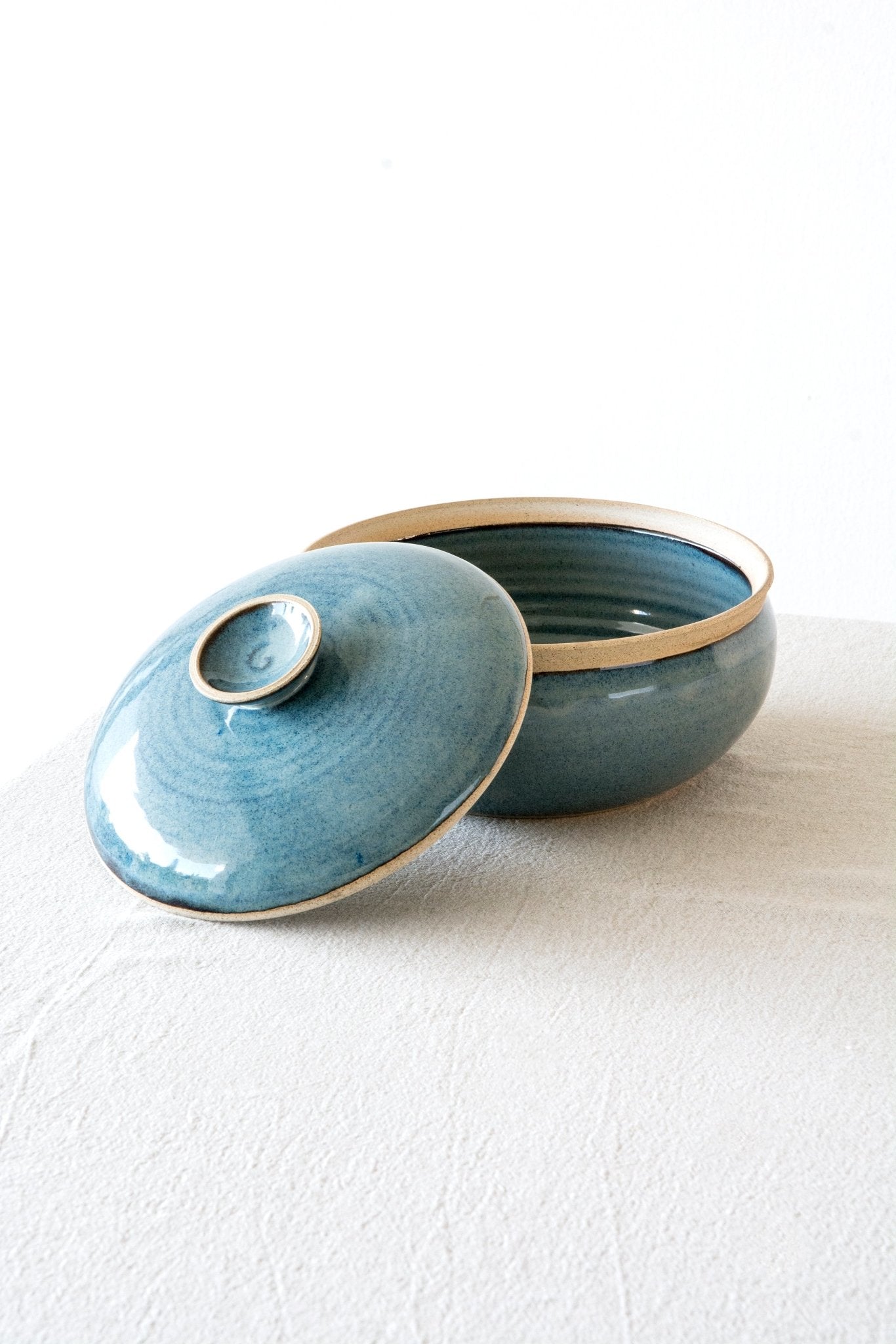 Artisan Stoneware Casserole Dish with Lid - RAMIREZ ZANOTTY- Casserole Dish