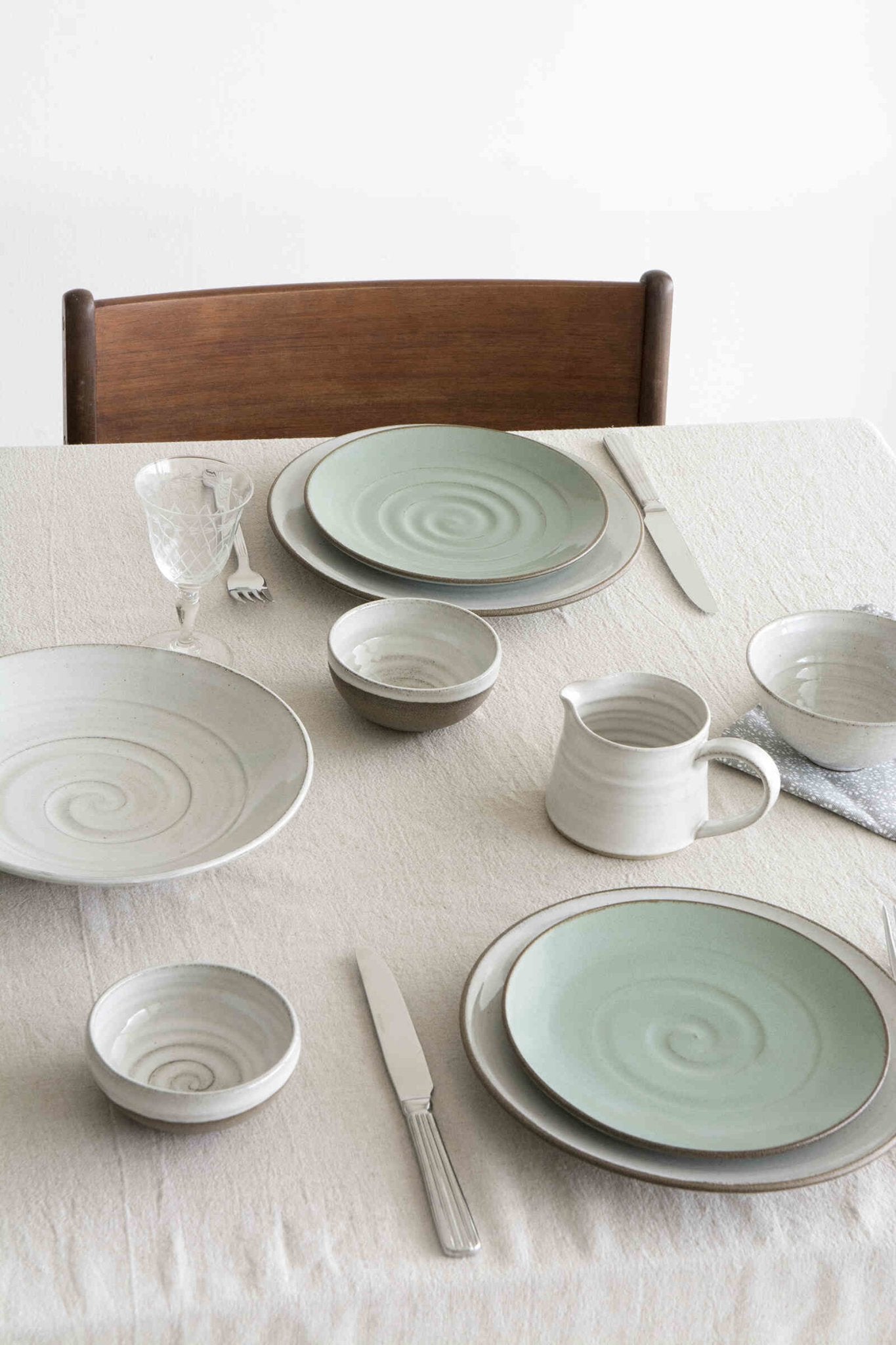Colorful Dinnerware Set - RAMIREZ ZANOTTY- plates