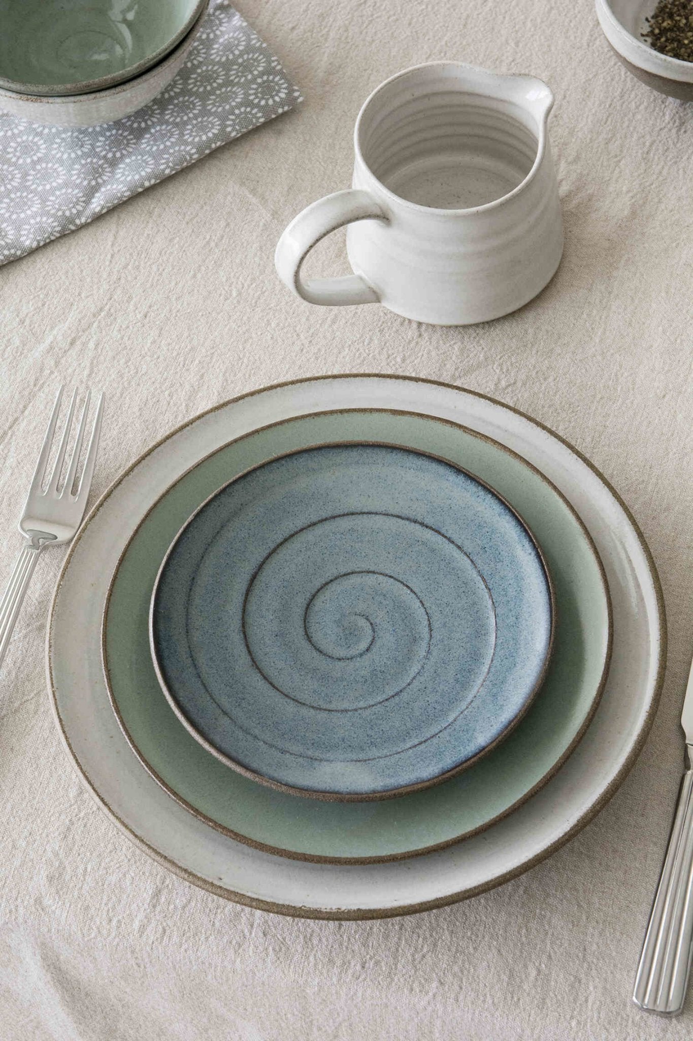 Colorful Dinnerware Set - RAMIREZ ZANOTTY- plates