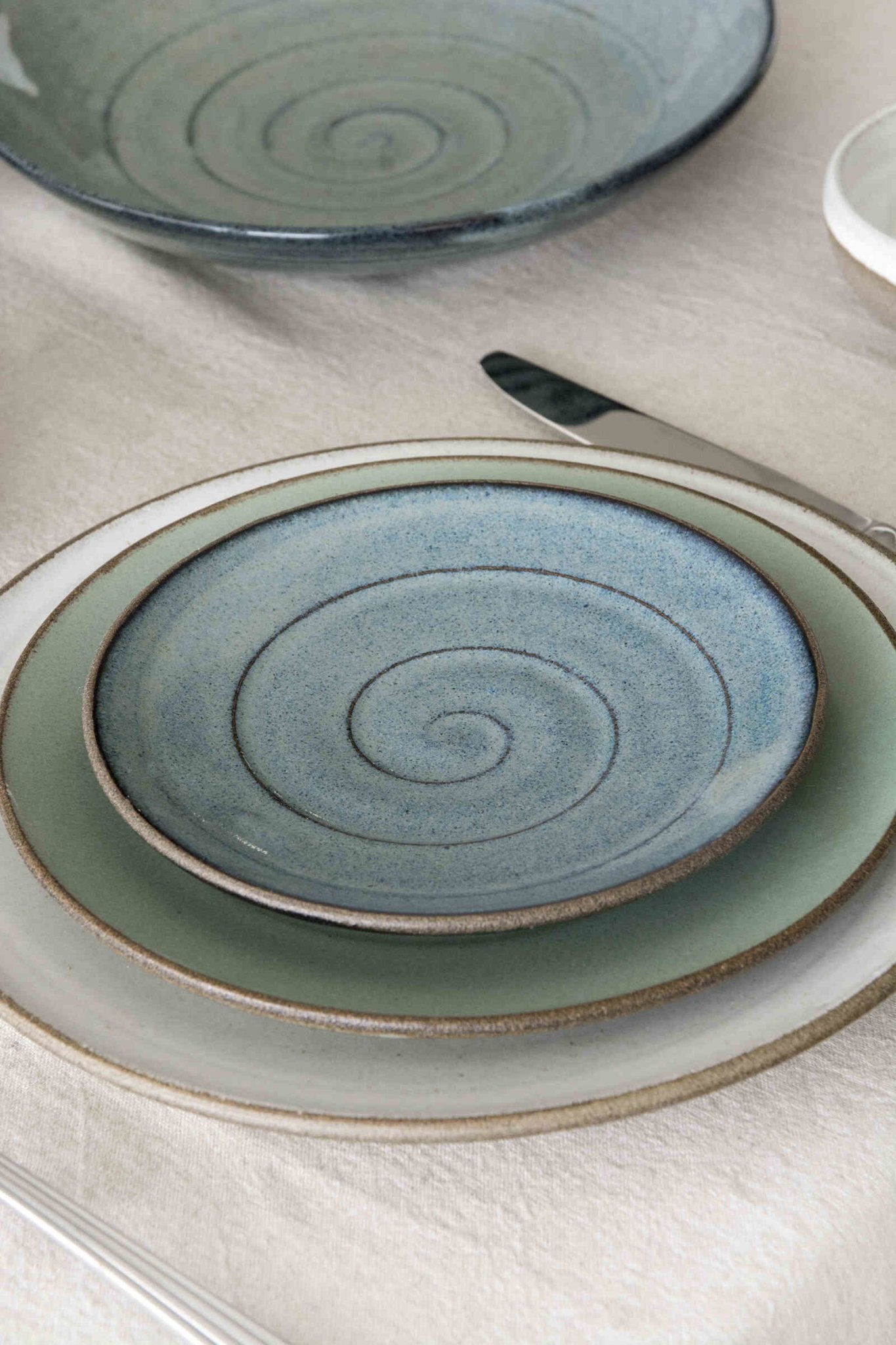 Colorful Dinnerware Set - RAMIREZ ZANOTTY- plates