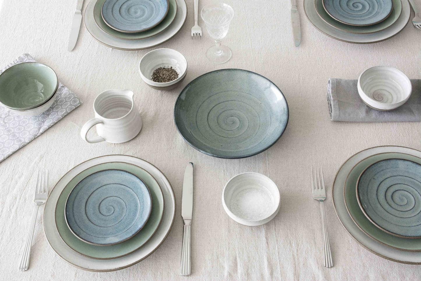 Colorful Dinnerware Set - RAMIREZ ZANOTTY- plates