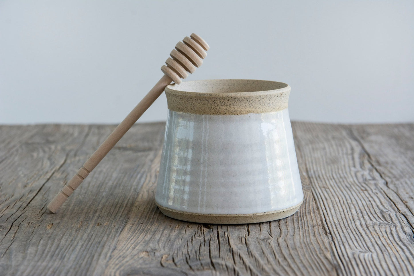 Honey Pot with Wooden Dipper - RAMIREZ ZANOTTY- Honey pot