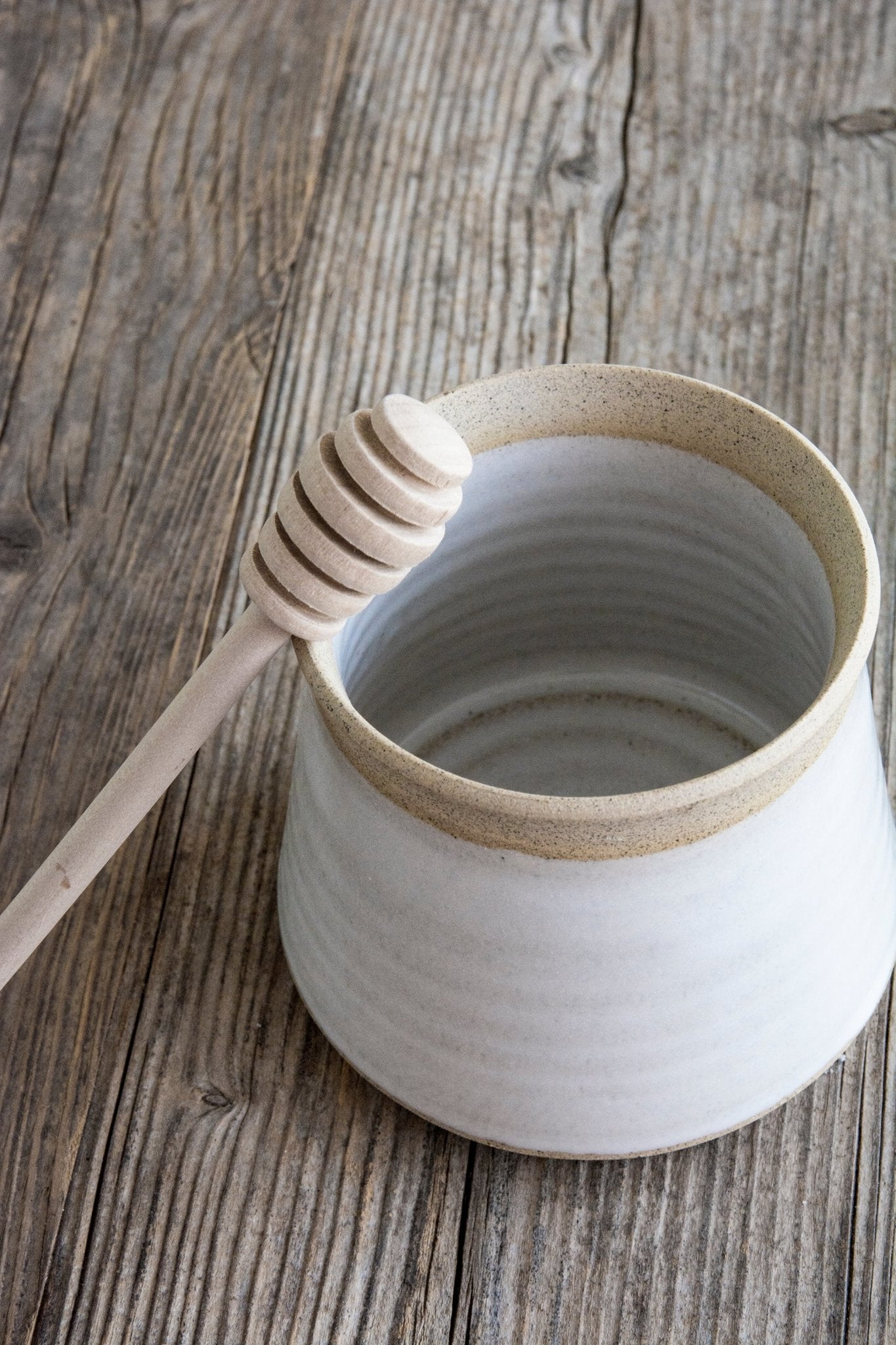 Honey Pot with Wooden Dipper - RAMIREZ ZANOTTY- Honey pot