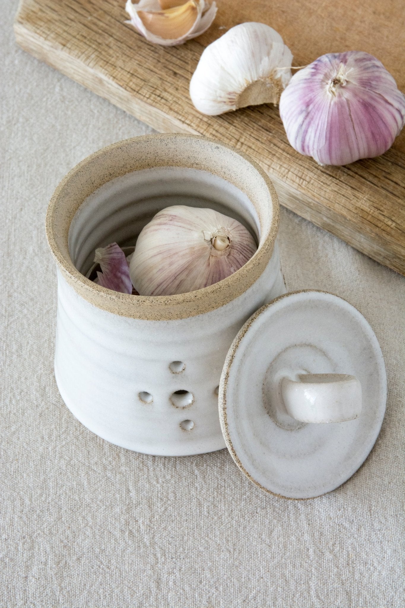 Pottery Garlic Storage - RAMIREZ ZANOTTY-