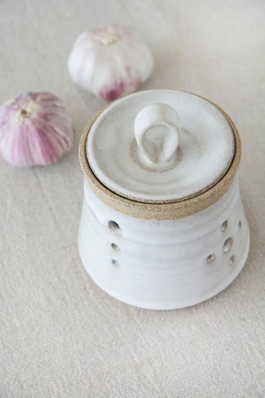 Pottery Garlic Storage - RAMIREZ ZANOTTY-