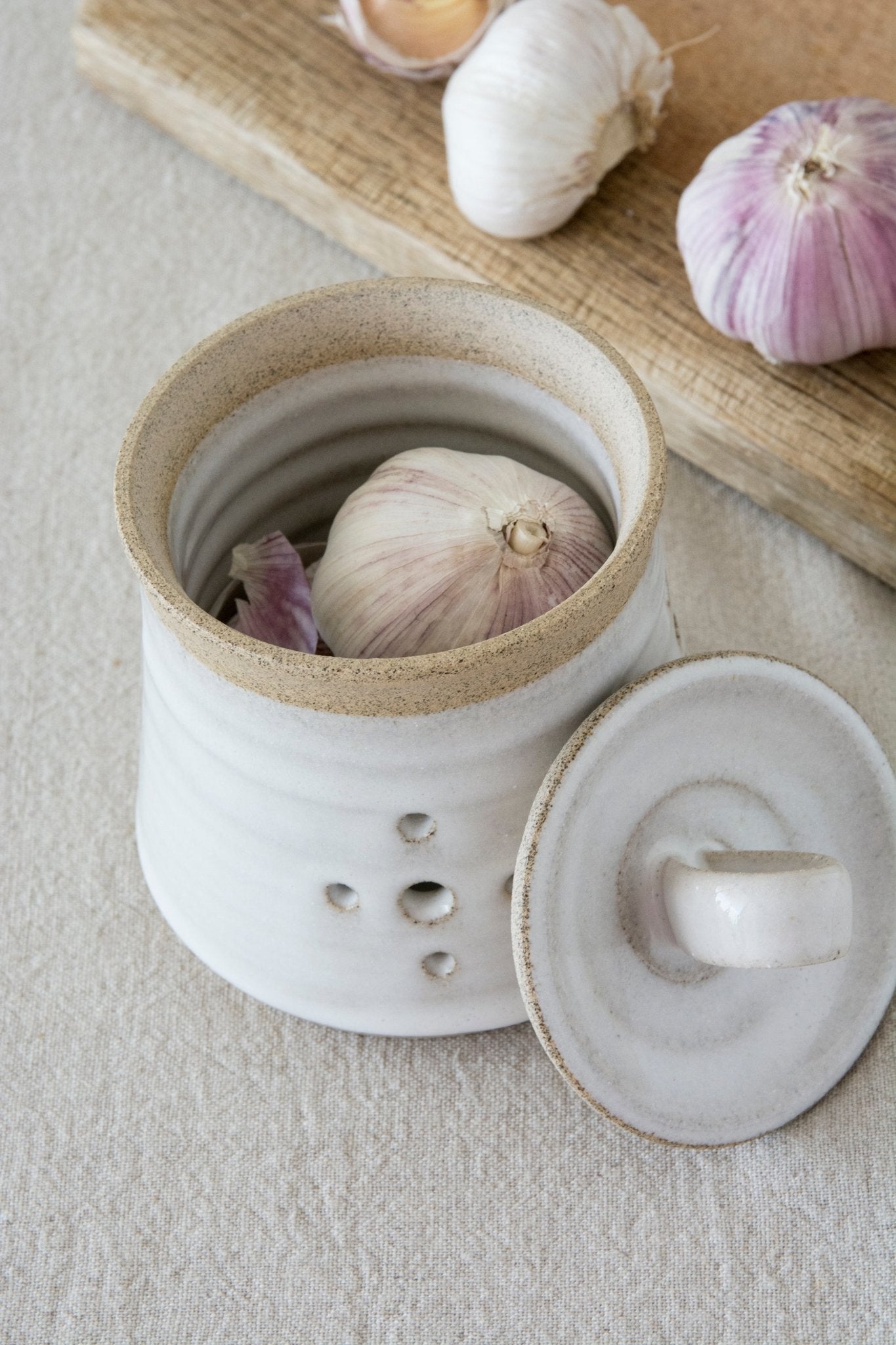 Pottery Garlic Storage - RAMIREZ ZANOTTY-